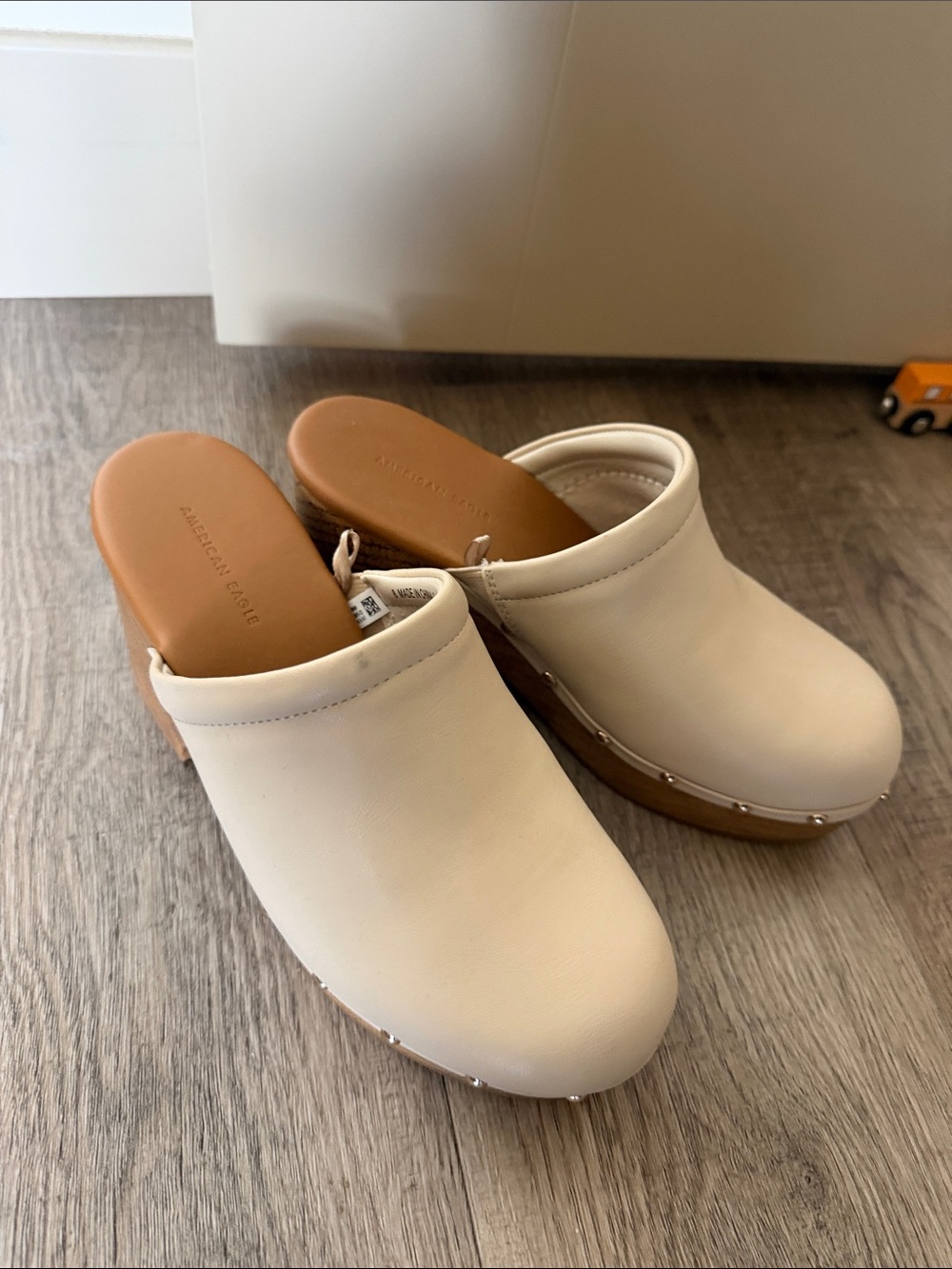 American Eagle Outfitters Cream Slip-On Clog Mules